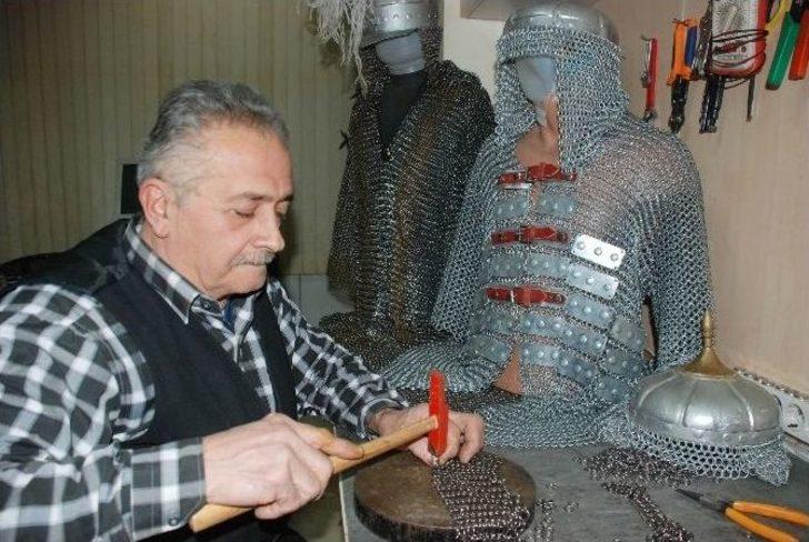 Bilgisayar Programcısı Kardeşler İle Babalarının Osmanlı Savaş Aletleri Hobisi G4