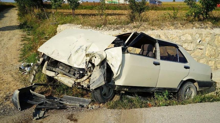 Hastaneye Giderken Kazada Yaralandılar