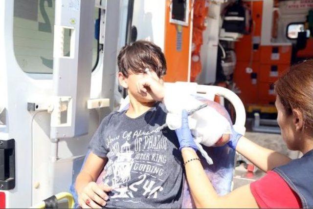 Eline Saplanan Demirle Hastaneye Kaldırıldı 1