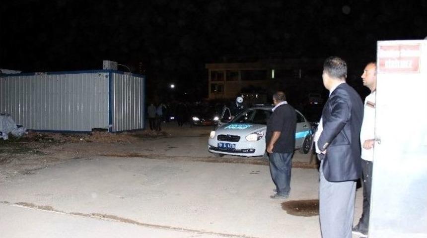 Bakan Kılı&ccedil;, İş Kazasının Yaşandığı Spor Salonunda İncelemelerde Bulundu