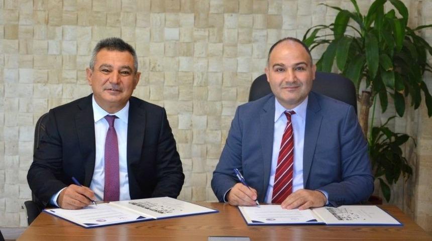 Ebeler İ&ccedil;in G&uuml;ncel Yaklaşımlarla Doğuma Bakış Eğitimi Konulu İşbirliği Protokol&uuml; İmzalandı