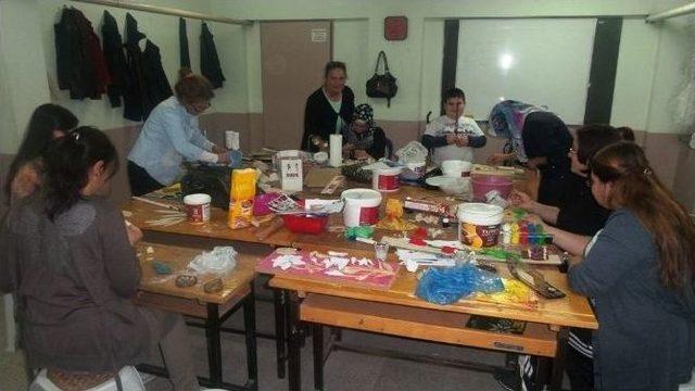 Selendi&rsquo;de R&ouml;lyef Ve Seramik Kursuna Yoğun İlgi 3