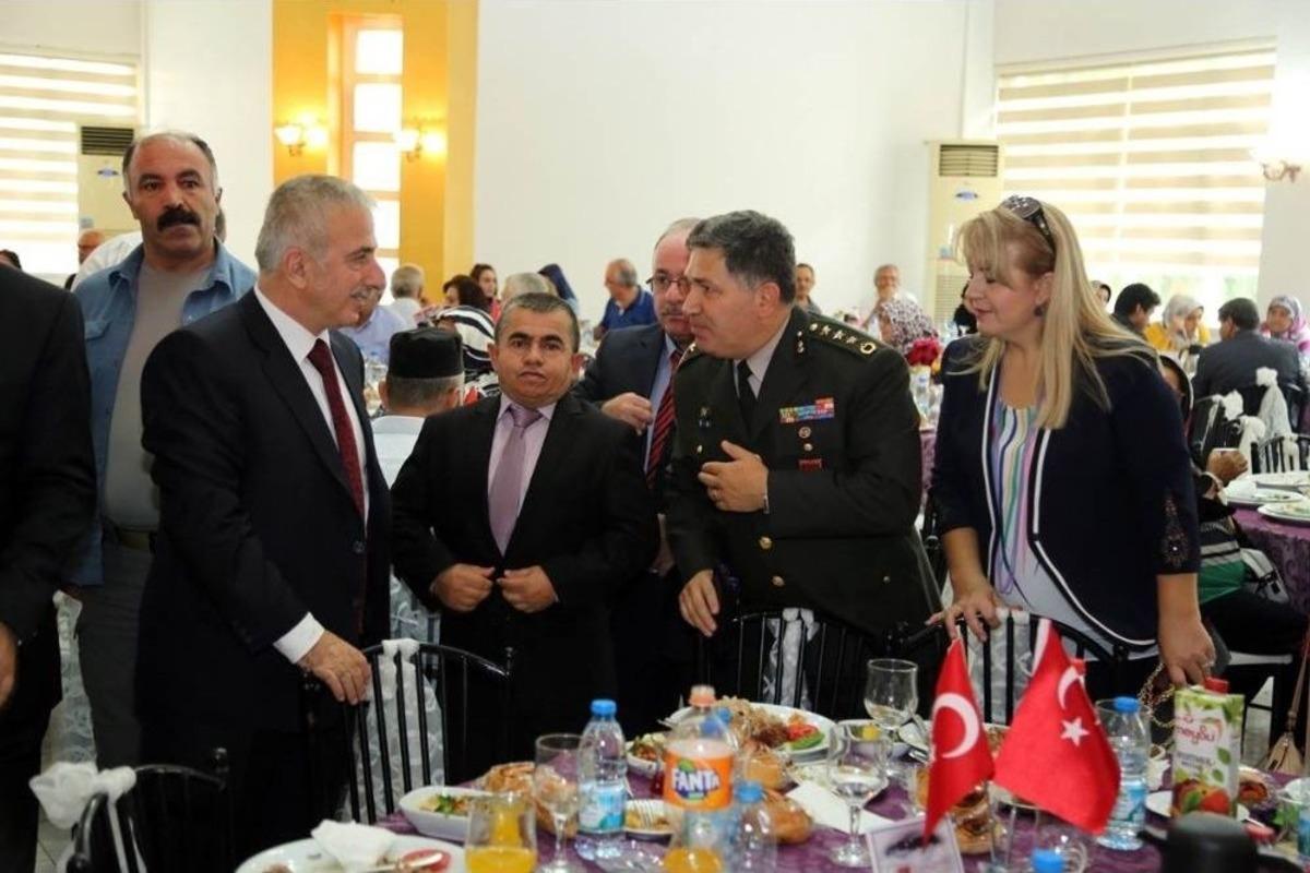 Vali S&uuml;leyman Kam&ccedil;ı Gazilerle Bir Araya Geldi