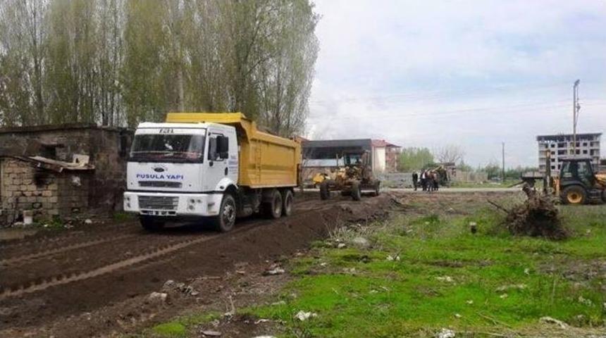 G&uuml;roymak Belediyesinden Yol A&ccedil;ma &Ccedil;alışması