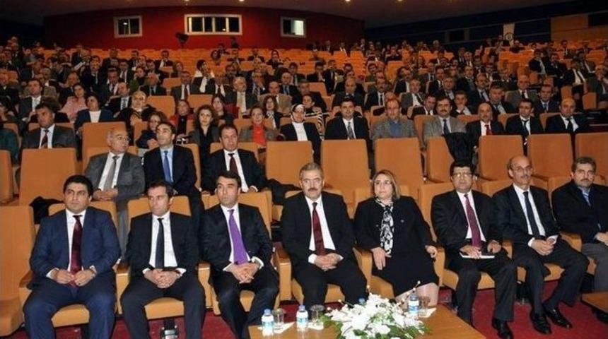 Vali Ayyıldız&rsquo;dan G&ouml;reve Yeni Başlayan Okul M&uuml;d&uuml;rlerine İlk Ders