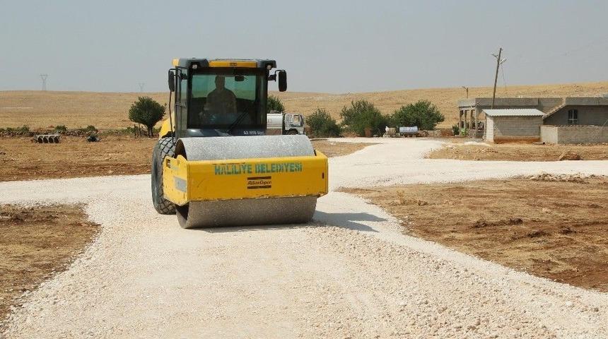 Haliliye Belediyesi Kırsaldaki Yol İhtiya&ccedil;larını Gideriyor