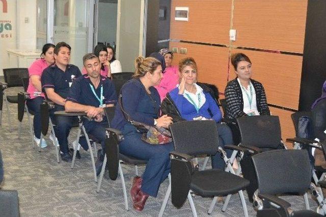 &Ouml;zel D&uuml;nyam Hastanesinde Hasta Hakları Konulu Konferans 1
