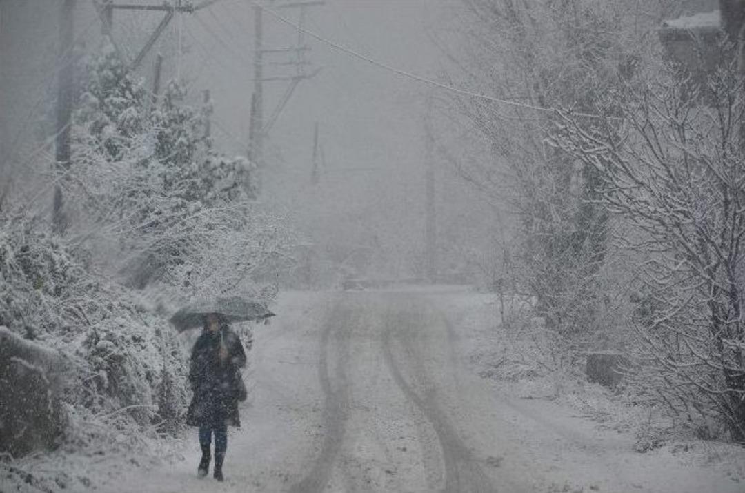 Madenci Kenti Zonguldak&rsquo;ın Y&uuml;ksek Mahalleleri Beyaza B&uuml;r&uuml;nd&uuml;
