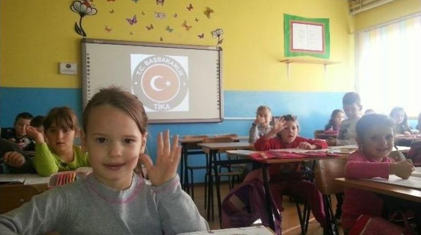 Tika&rsquo;dan Karadağ Milli Eğitim Bakanlığına Teknolojik Eğitim Ekipmanı Desteği