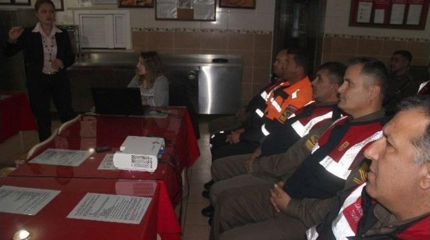 Jandarma Personeline &lsquo;t&uuml;t&uuml;n&rsquo; Semineri