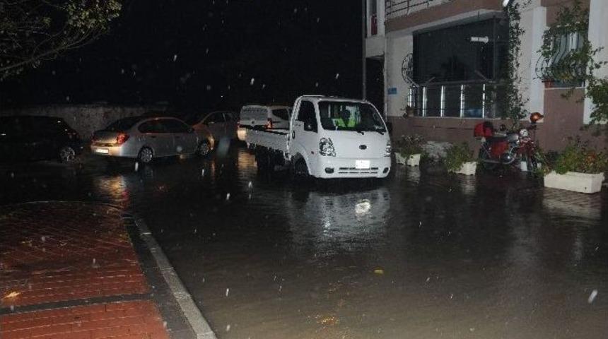 &Ccedil;anakkale&rsquo;de Sağanak Yağış