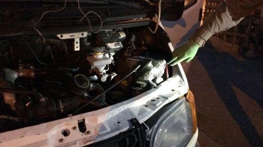 Uyuşturucu Aracın &Ouml;n Kısmında Ele Ge&ccedil;irildi