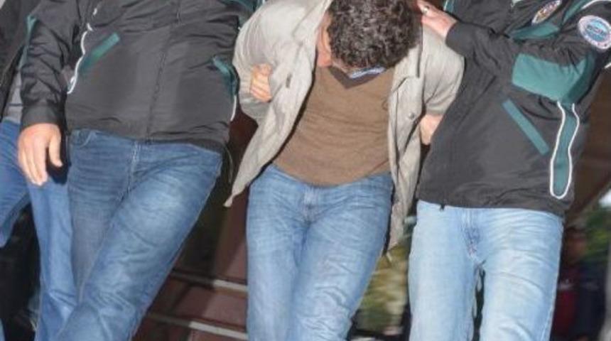 Otoyolda Nefes Kesen Operasyonda 1 Ton Esrar Ele Ge&ccedil;i