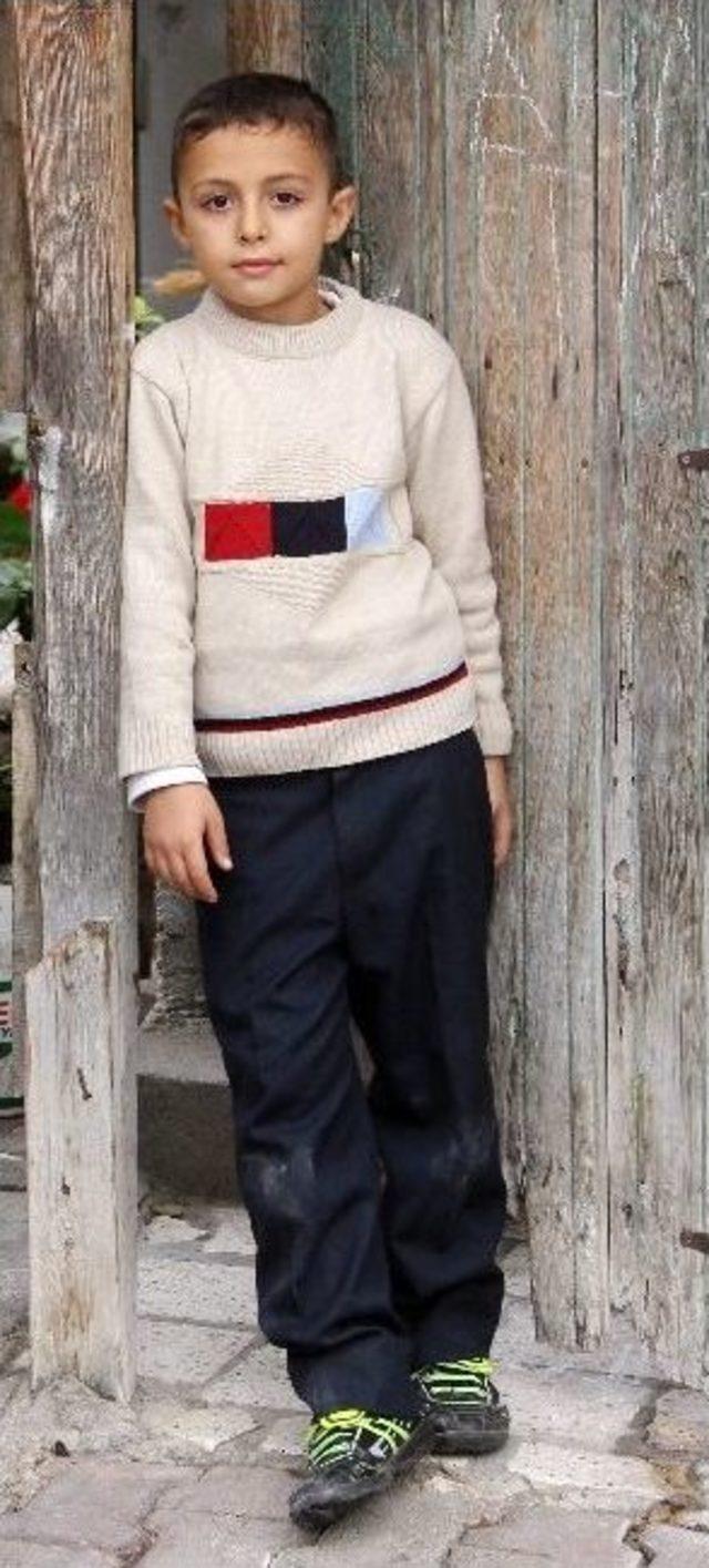 Muhabbet Kuşunu &Ccedil;alıp Evi Ateşe Verdi 2