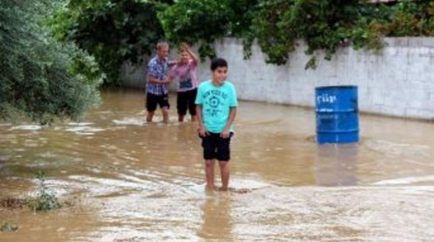 Aydın&rsquo;ın Batısında Kuvvetli Yağış Devam Edecek