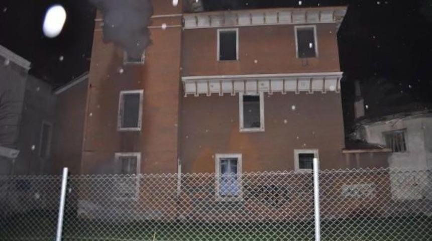 Tarihi K&ouml;şkte Yangın