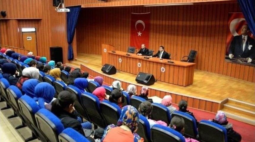 Bilgi Merkezi &Ouml;ğrencileri Adliye&rsquo;de