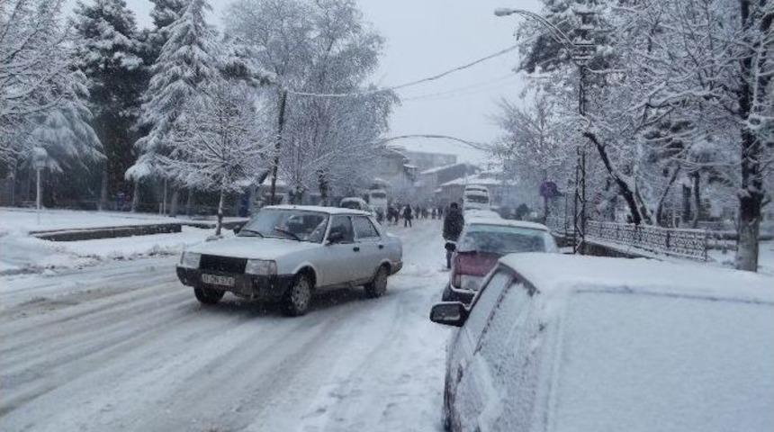 Pazaryeri&rsquo;nde Kar Hasreti Sona Erdi