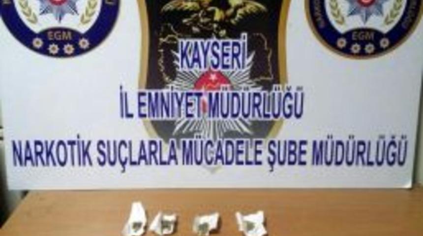 Kayseri&rsquo;de Uyuşturucu Operasyonu: 3 G&ouml;zaltı