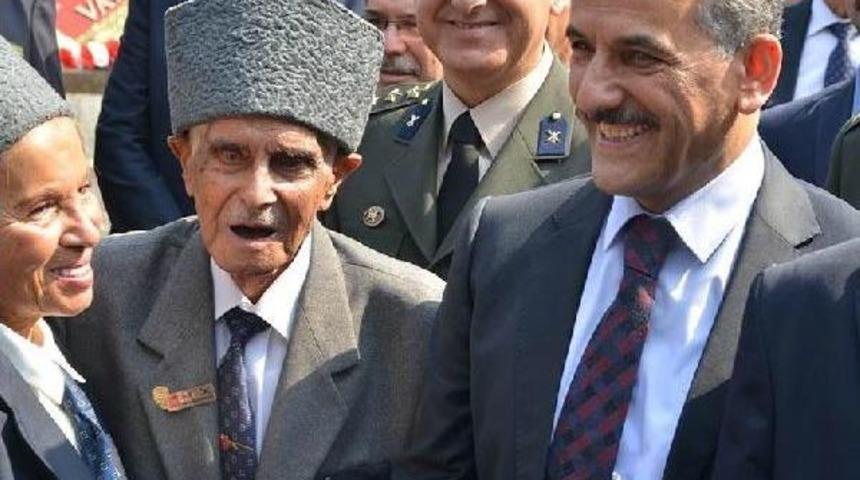 30 Ağustosta Sandalye Ile Taşınan Kore Gazisi, Gaziler G&uuml;n&uuml;'ne Katıldı