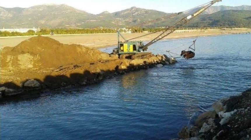 Dsi B&ouml;lge M&uuml;d&uuml;r&uuml; &Ouml;zg&uuml;r, &ldquo;kumluca Yapraklı Ve Akmaz &Ccedil;ayını Islah Ediyoruz&rdquo;