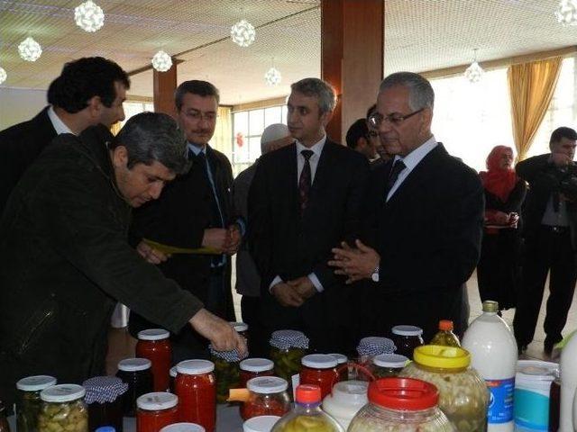 Mehmet Gölhan Ortaokulu’ndan Yerli Ürünler Sergisi Düzenlendi