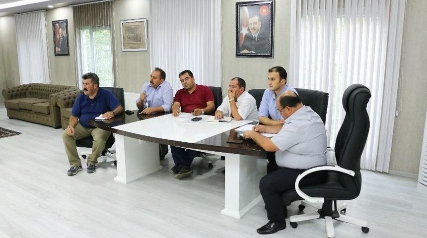 Yahyalı Belediye Başkanı Esat &Ouml;zt&uuml;rk Muhtarlarla Bir Araya Geldi