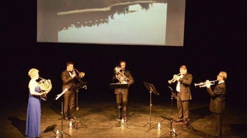 Nil&uuml;fer&rsquo;de Golden Horn Brass R&uuml;zgarı