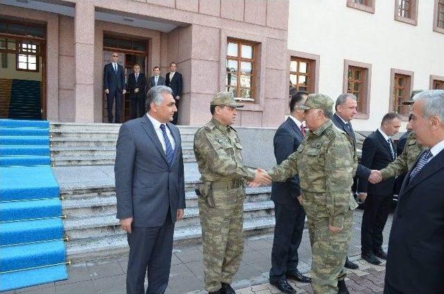 Genelkurmay Başkanı Orgeneral Necdet &Ouml;zel, Malatya Valiliği&rsquo;ni Ziyaret Etti 2