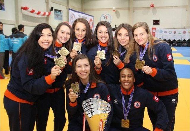 İstanbul Büyükşehir Judo Takımında Çifte Şampiyonluk