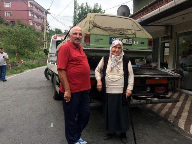 Eşinden Kalan Otomobili Kızılay'a Bağışladı