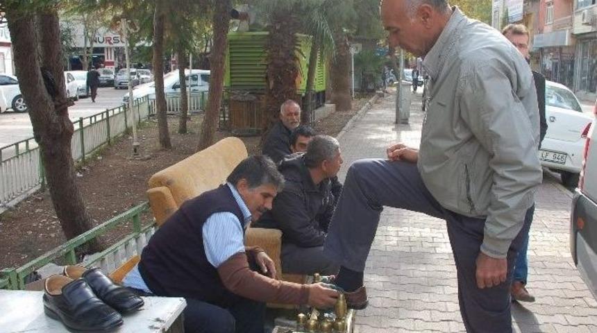 Ayakkabı Boyacısından Vip Hizmet