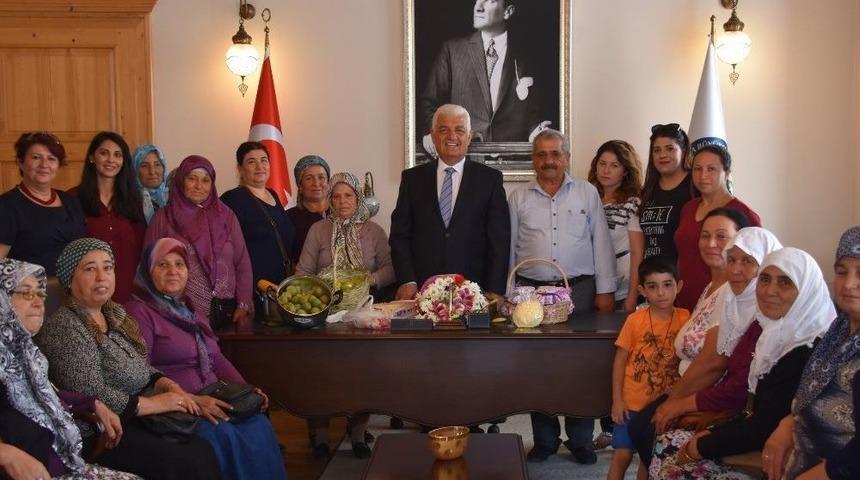 Başkan G&uuml;r&uuml;n&rsquo;e &Ccedil;am Sakızı &Ccedil;oban Armağanı Teşekk&uuml;r