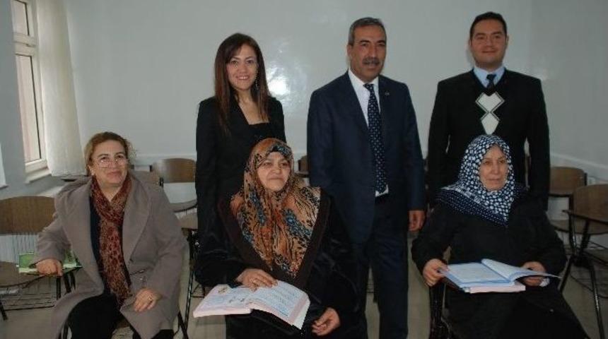 (&ouml;zel Haber) 60 Yaşındaki Fadile Annenin Okuma Azmi