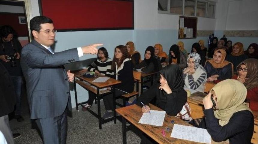 Başkan T&uuml;t&uuml;nc&uuml; Anadolu İmam Hatip Lisesi&rsquo;ni Ziyaret Etti