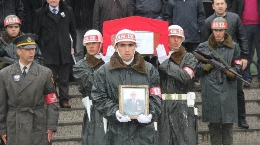 Kore Gazisi T&ouml;renle Uğurlandı