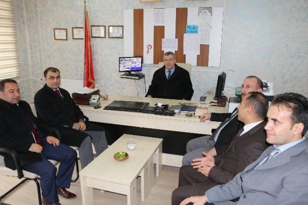 İhtiya&ccedil; Sahibi &Ouml;ğrencilere Yardım