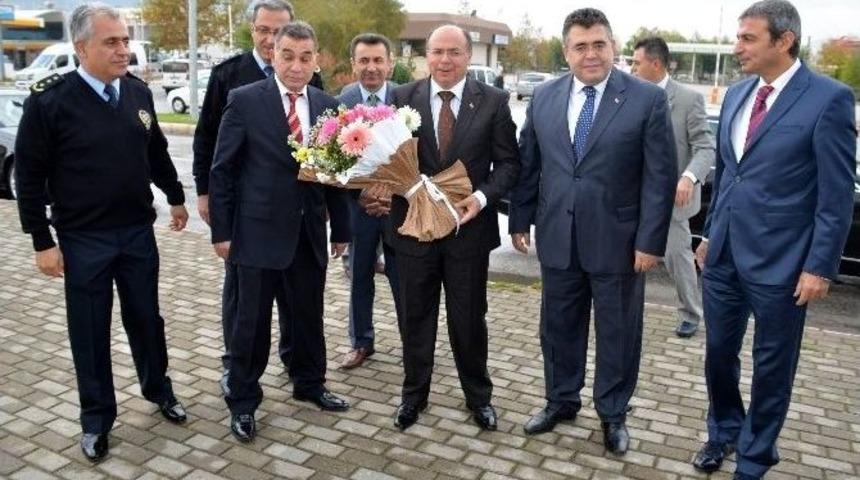 Vali &Ccedil;i&ccedil;ek: &ldquo;amacımız Mutlu Birey, Huzurlu Toplum Oluşturmak&rdquo;