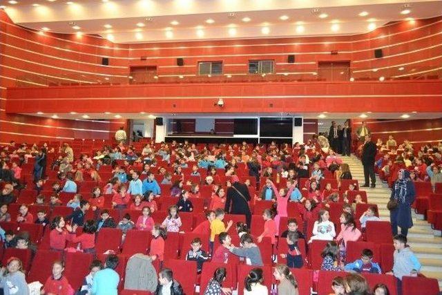 Gebze’de Çocuklar Tiyatro İle Bilinçlenecek