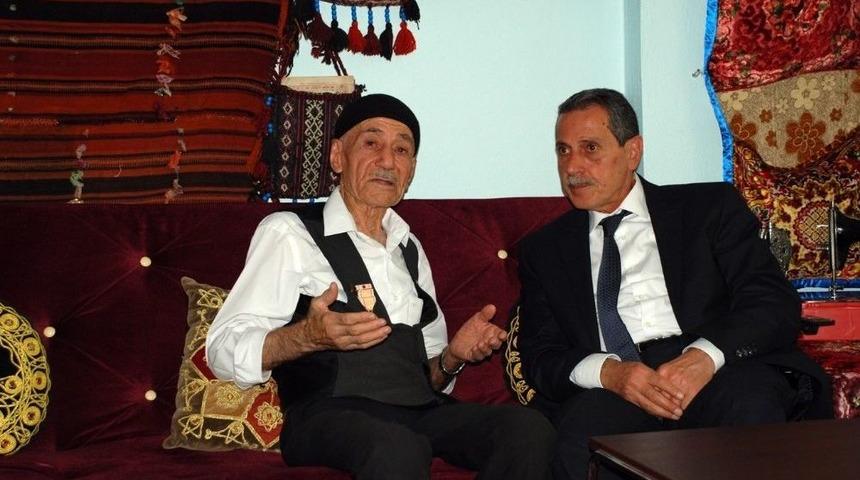 Vali Kalkancı Kore Gazisi Alı Rıza Saygılıer İle Sohbet Etti