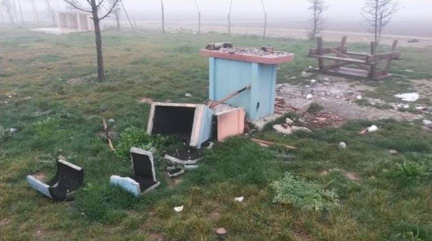 Mesire Yerini Tahrip Ettiler