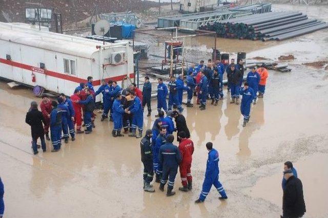 İşten Çıkarılma Korkusu Petrol Sondajını Durdurdu