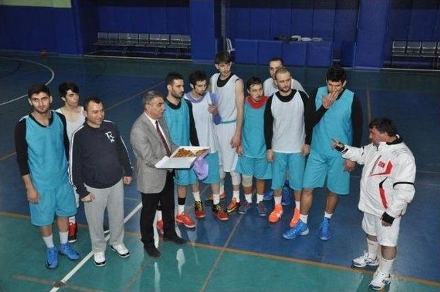 Basketbol Takımına, Belediye Başkanını Transfer Ettiler