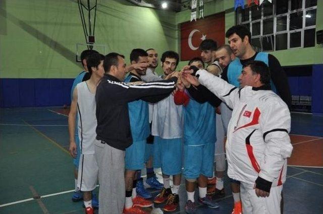 Basketbol Takımına, Belediye Başkanını Transfer Ettiler