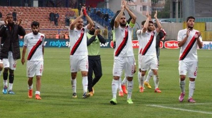 Balıkesirspor'dan Tarihi Zafer