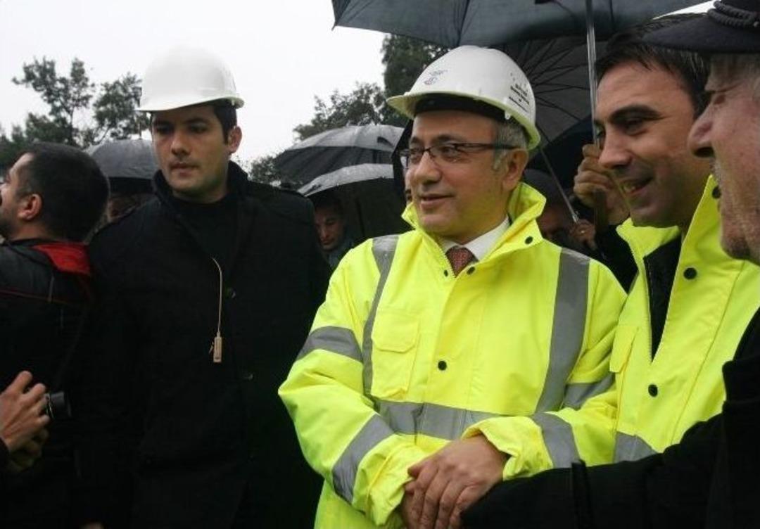 Bakan Elvan Konak T&uuml;nellerini İnceledi