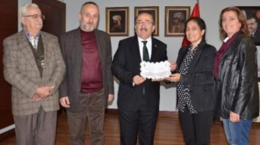 Karadeniz Yazarlar Birliği&rsquo;nden, Başkan G&uuml;mr&uuml;k&ccedil;&uuml;oğlu&rsquo;na Teşekk&uuml;r Ziyareti