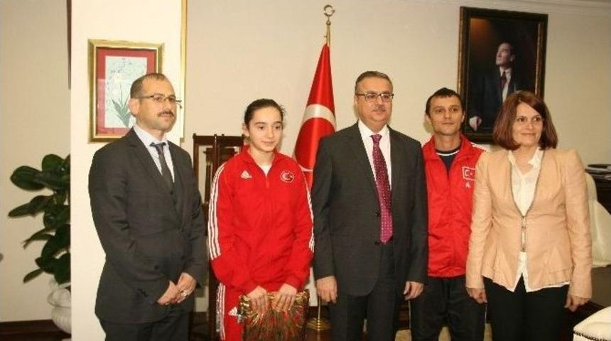 Halterde D&uuml;zce&rsquo;nin Milli Gururu