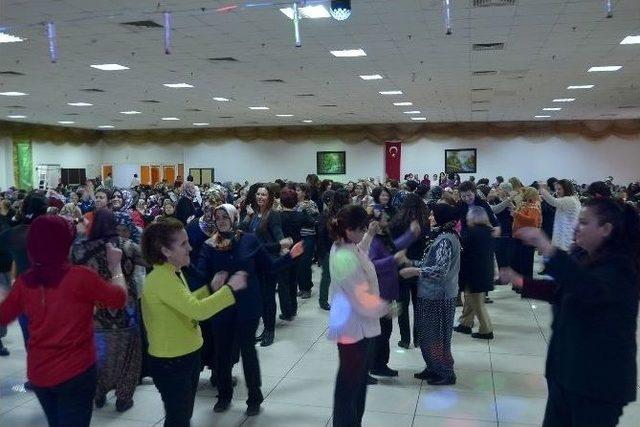 Beldeevi Kursiyerleri Yeni Yılı Kutladı