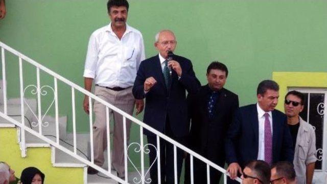 Kılıçdaroğlu, Çorum'da Şehit Astsubay Ve Aybüke Öğretmenin Ailelerini Ziyaret Etti (2)